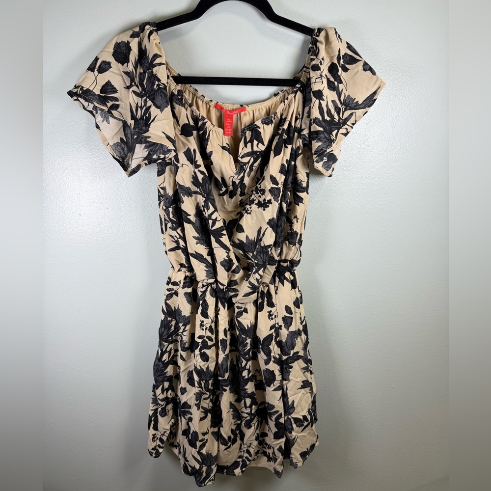 Chelsea‎ & Violet Grey and Cream Floral Mini Dress Sz XL NWT